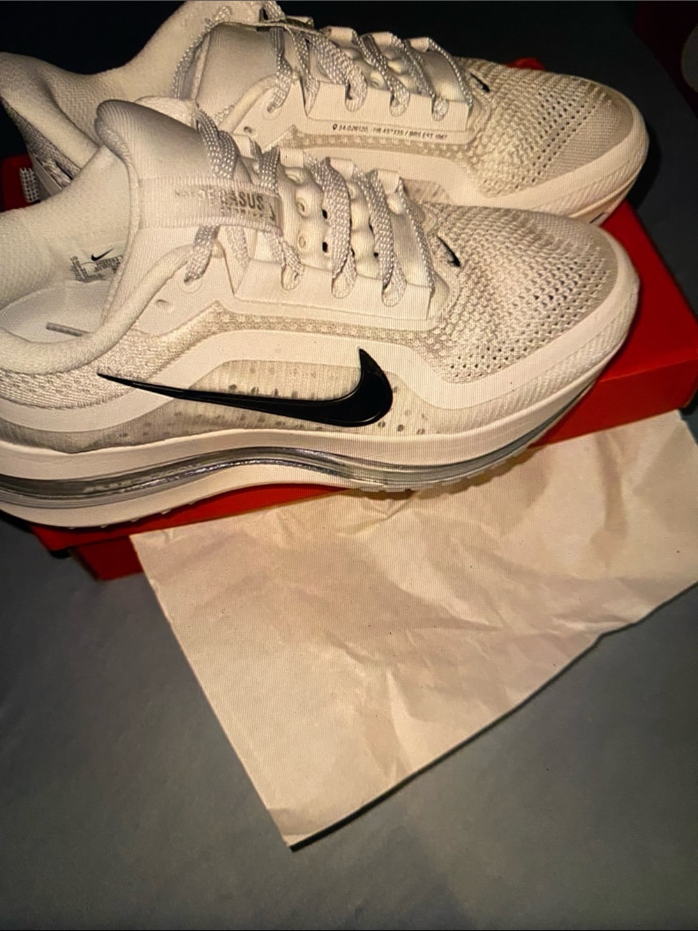 Nike White Women's Sneakers with Black Swoosh